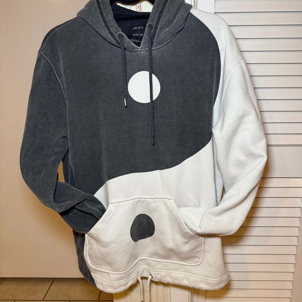 10 Deep Yin Yang Hoodie